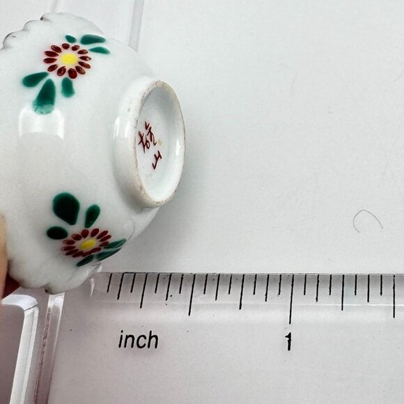 Japanese Hand-Painted Vtg Scalloped Miniature Bowl Sake Cup Floral Design 1.25" - Picture 4 of 10